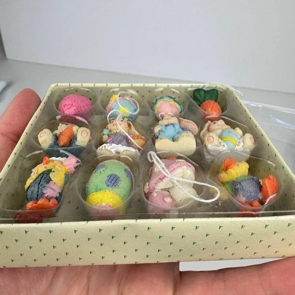 24 Vtg 1999 Spring Easter Small Resin Ornaments Gardening Grannycore Grandmacore - Picture 9 of 9